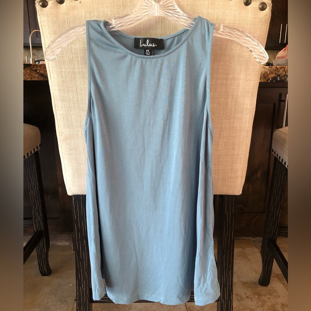 Lulus blue swing tank top womens size XS sleeveless split tail round neck